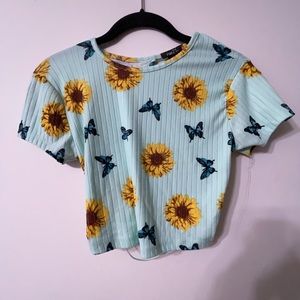 Cross back cropped tee